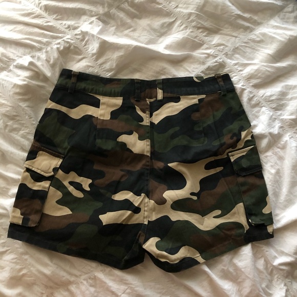 HIP CAMOUFLAGE SHORTS - Picture 2 of 2